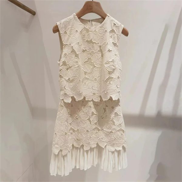 Women's 2025 Backless Lace Dress - Summer Ruffle Crewneck Elegant